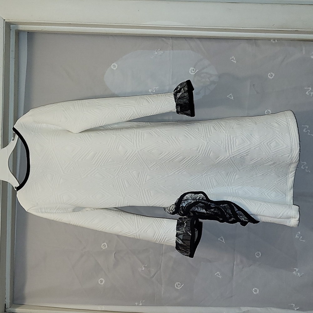 BMG Dress - Picture 3 of 4